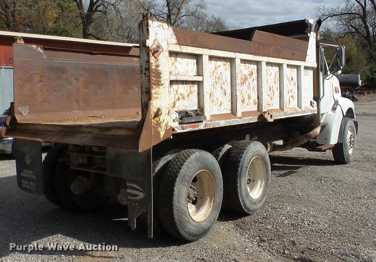 image for item J8720 1999 Sterling L8511 dump truck
