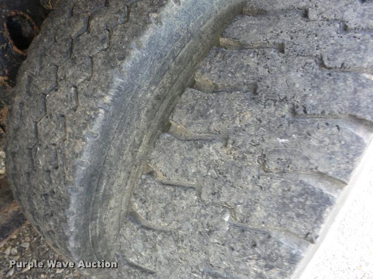 image for item J8720 1999 Sterling L8511 dump truck