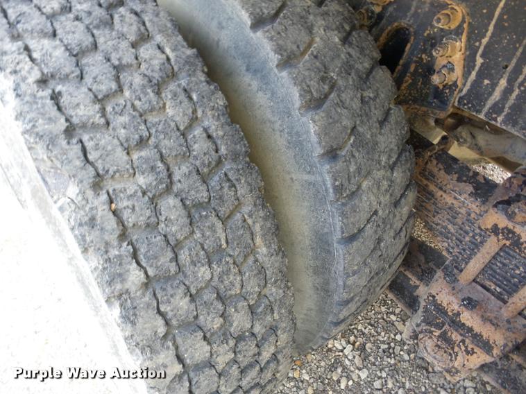 image for item J8720 1999 Sterling L8511 dump truck