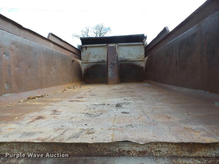 image for item J8720 1999 Sterling L8511 dump truck