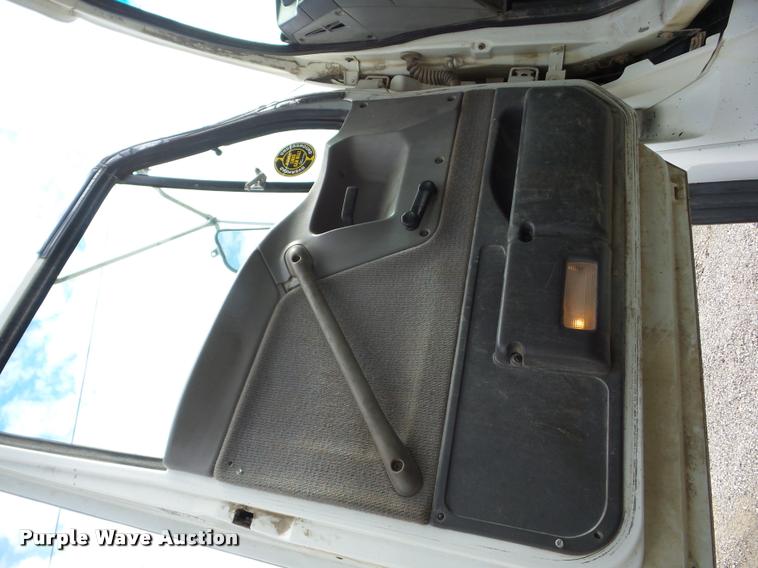 image for item J8720 1999 Sterling L8511 dump truck