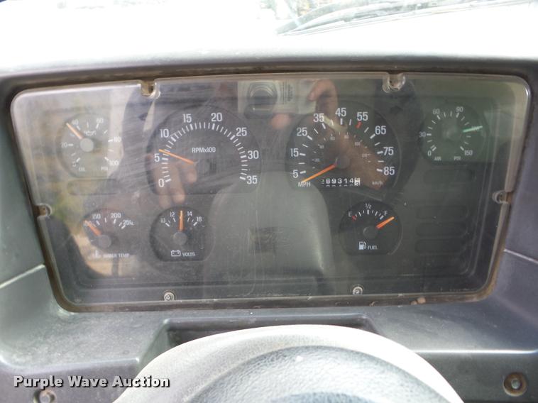 image for item J8720 1999 Sterling L8511 dump truck