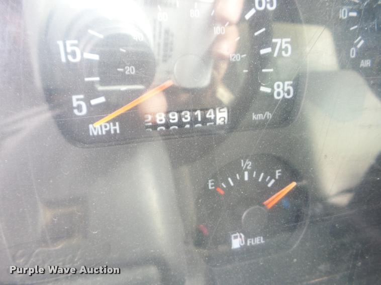 image for item J8720 1999 Sterling L8511 dump truck