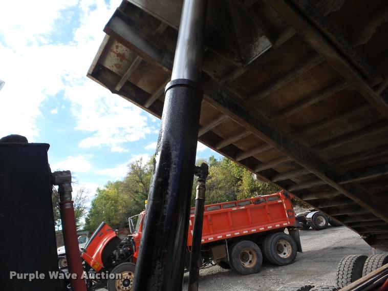 image for item J8720 1999 Sterling L8511 dump truck