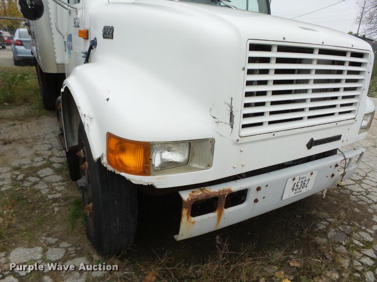 image for item K1401 1996 International 4700 box truck