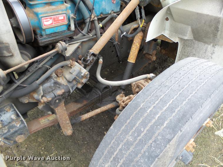 image for item K1401 1996 International 4700 box truck