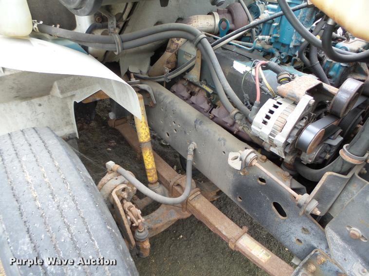 image for item K1401 1996 International 4700 box truck