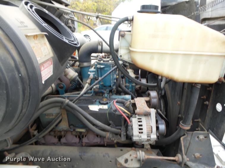 image for item K1401 1996 International 4700 box truck