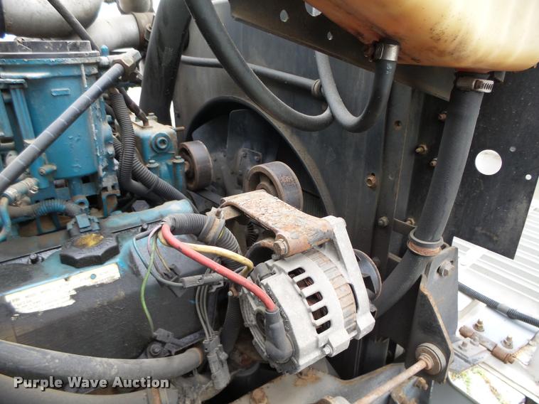 image for item K1401 1996 International 4700 box truck