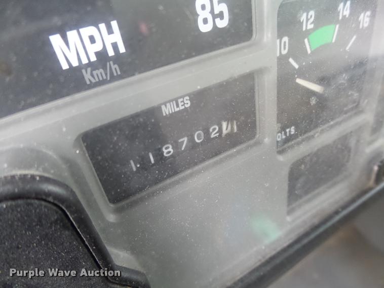 image for item K1401 1996 International 4700 box truck