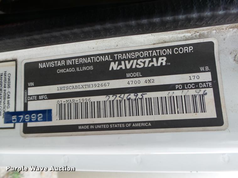 image for item K1401 1996 International 4700 box truck