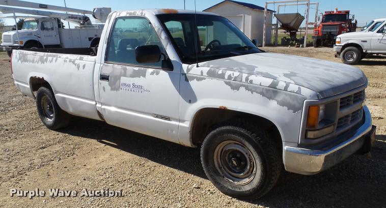 image for item K8072 1994 Chevrolet 1500 pickup truck