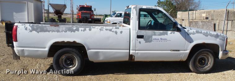 image for item K8072 1994 Chevrolet 1500 pickup truck