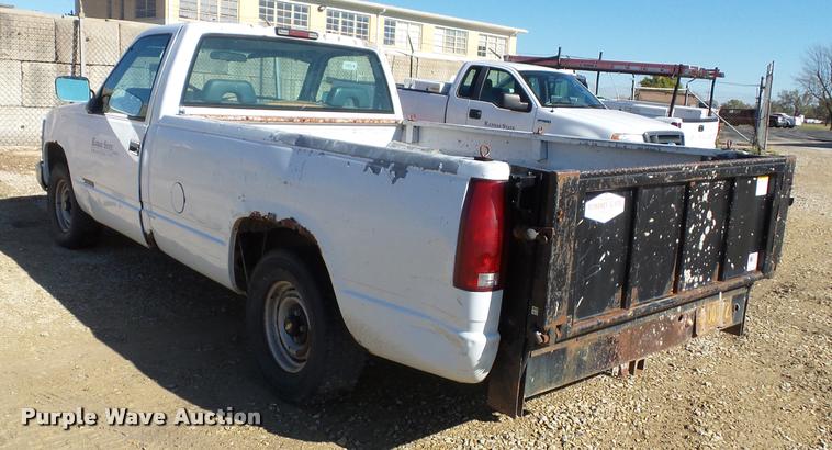 image for item K8072 1994 Chevrolet 1500 pickup truck