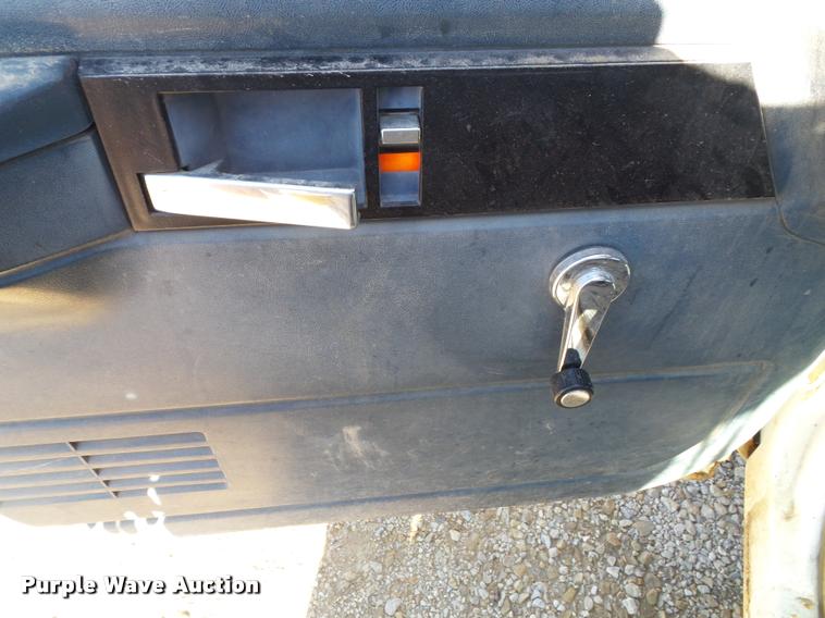 image for item K8072 1994 Chevrolet 1500 pickup truck