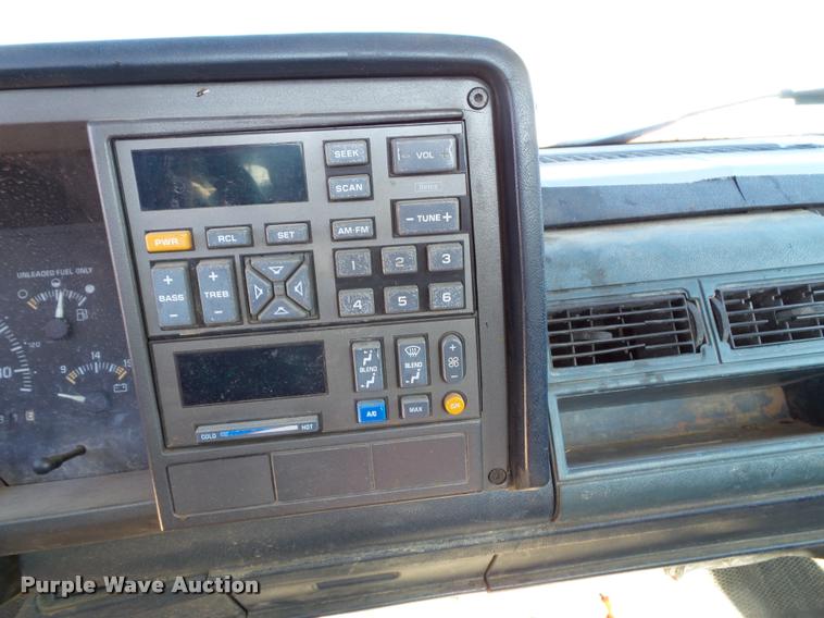 image for item K8072 1994 Chevrolet 1500 pickup truck