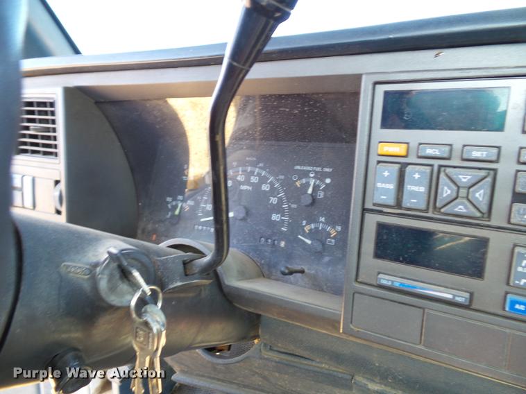 image for item K8072 1994 Chevrolet 1500 pickup truck