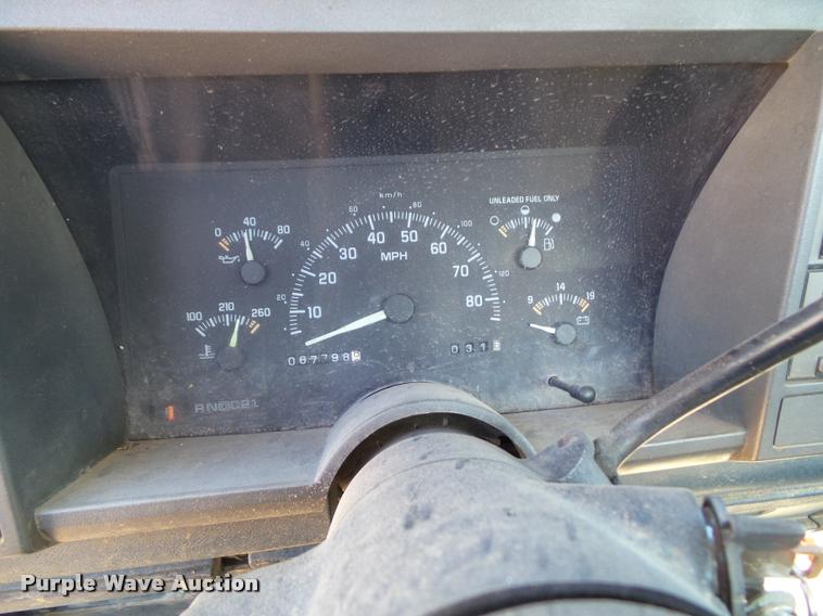 image for item K8072 1994 Chevrolet 1500 pickup truck