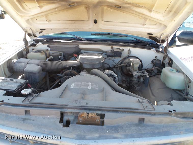 image for item K8072 1994 Chevrolet 1500 pickup truck