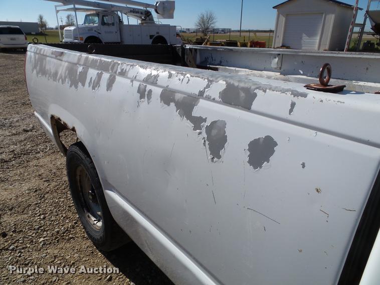 image for item K8072 1994 Chevrolet 1500 pickup truck