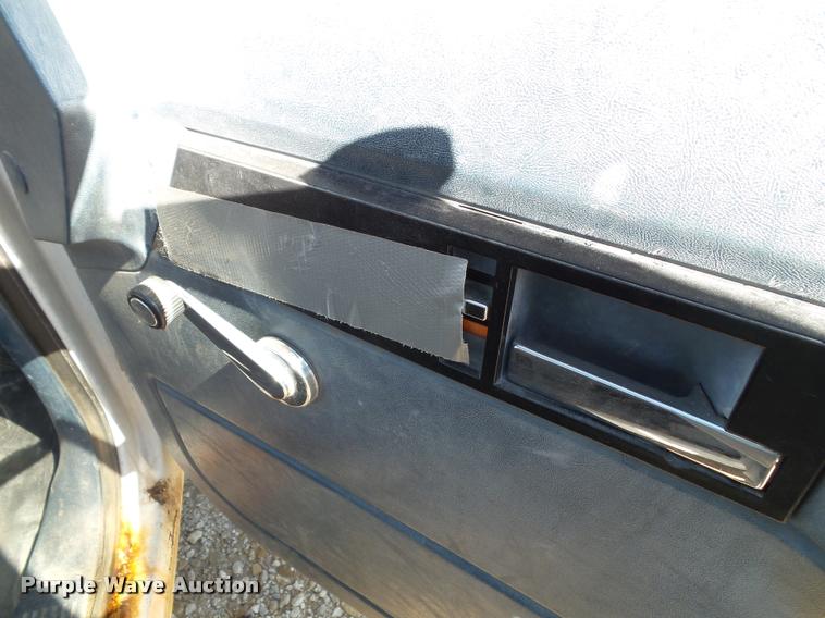 image for item K8072 1994 Chevrolet 1500 pickup truck