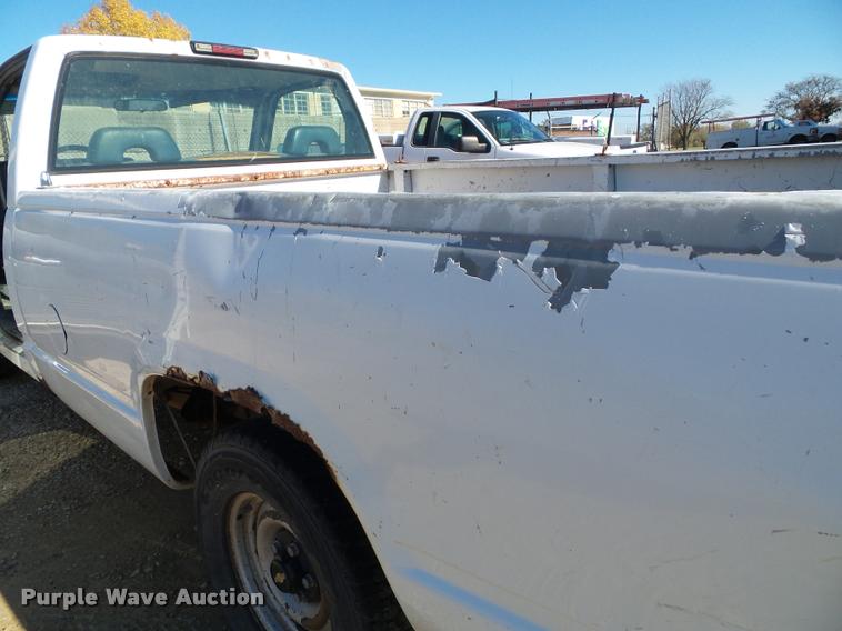 image for item K8072 1994 Chevrolet 1500 pickup truck