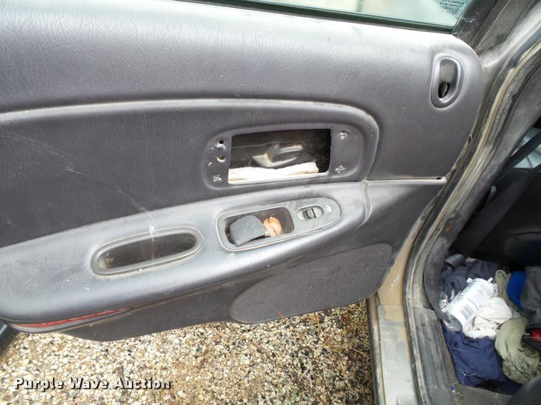 image for item K8076 1999 Chrysler Concorde LXI