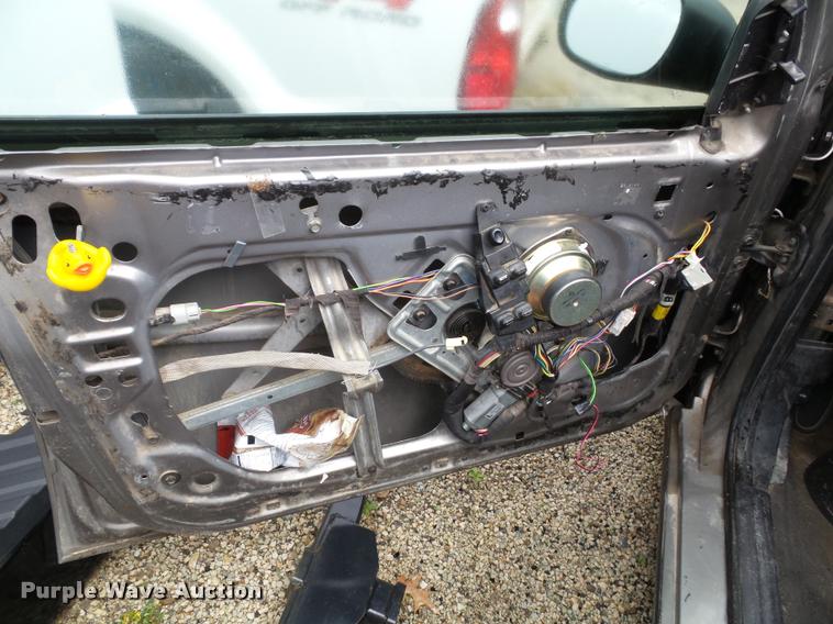 image for item K8076 1999 Chrysler Concorde LXI