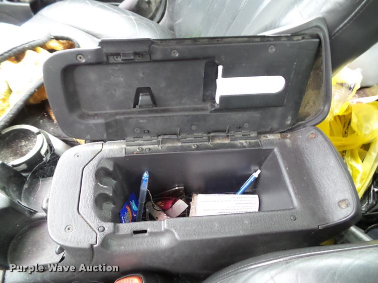 image for item K8076 1999 Chrysler Concorde LXI