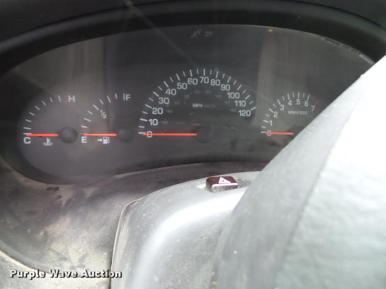 image for item K8076 1999 Chrysler Concorde LXI