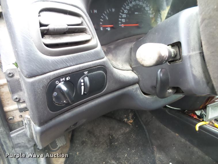 image for item K8076 1999 Chrysler Concorde LXI