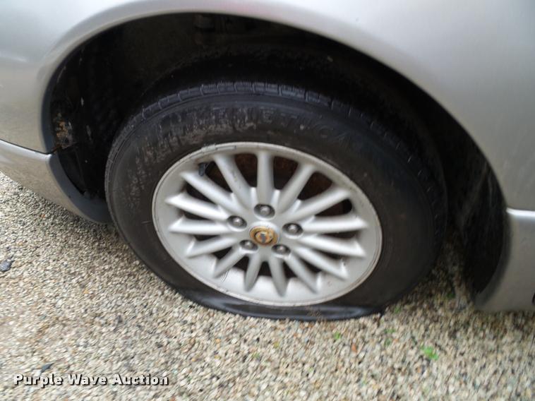 image for item K8076 1999 Chrysler Concorde LXI