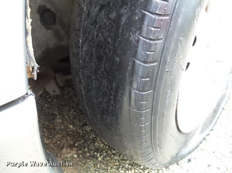 image for item K8076 1999 Chrysler Concorde LXI