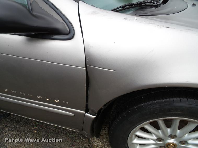 image for item K8076 1999 Chrysler Concorde LXI