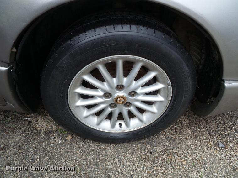 image for item K8076 1999 Chrysler Concorde LXI
