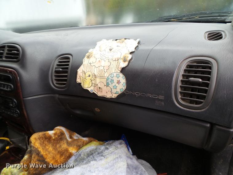 image for item K8076 1999 Chrysler Concorde LXI