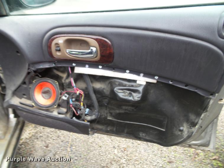 image for item K8076 1999 Chrysler Concorde LXI