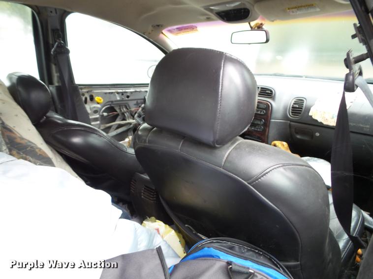 image for item K8076 1999 Chrysler Concorde LXI