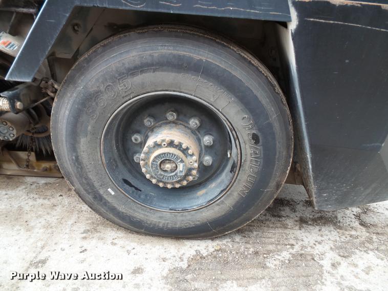 image for item K8077 1996 Johnston V3000SP street sweeper