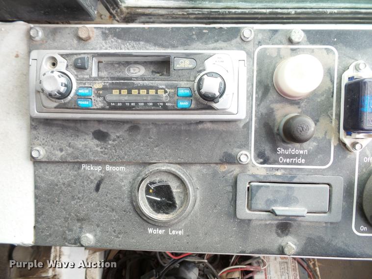 image for item K8077 1996 Johnston V3000SP street sweeper