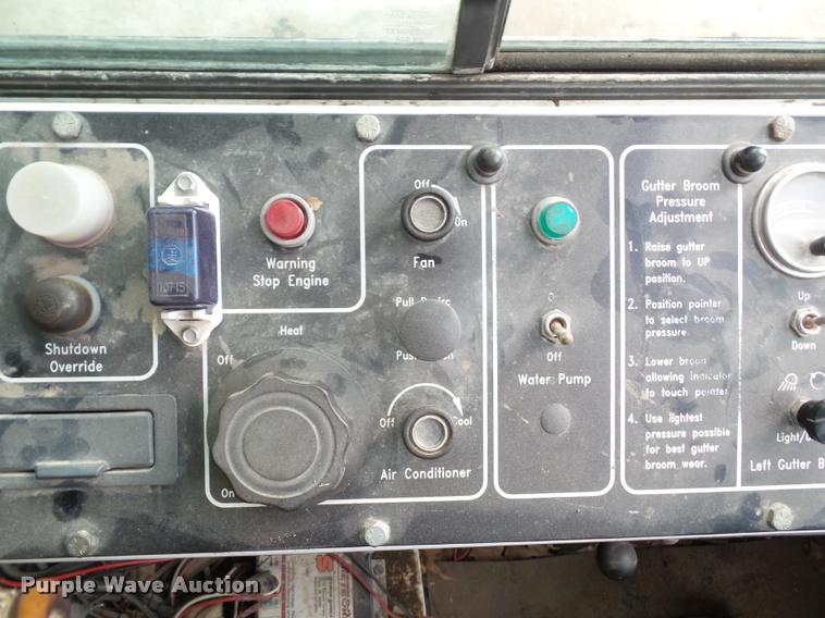 image for item K8077 1996 Johnston V3000SP street sweeper