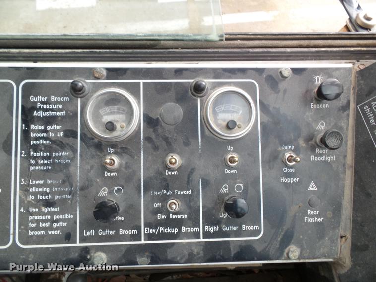 image for item K8077 1996 Johnston V3000SP street sweeper