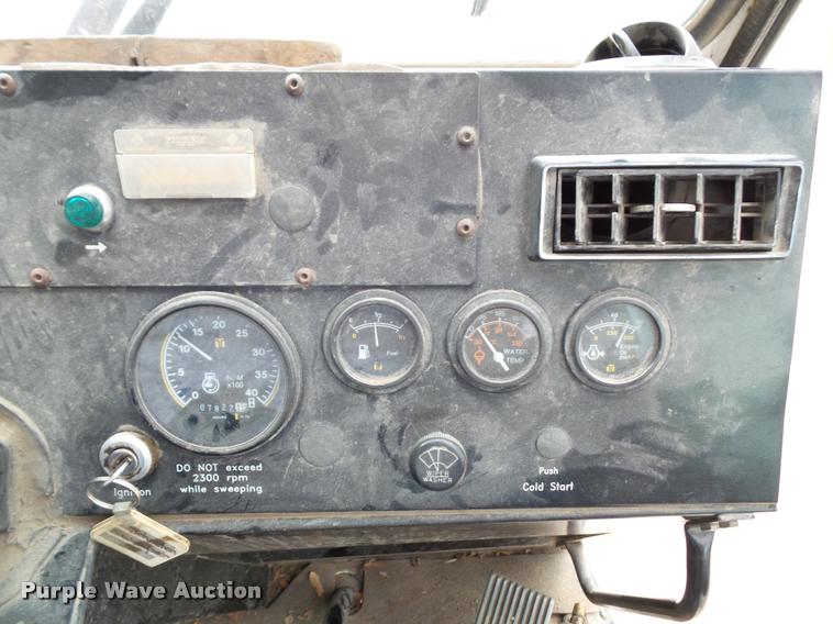 image for item K8077 1996 Johnston V3000SP street sweeper