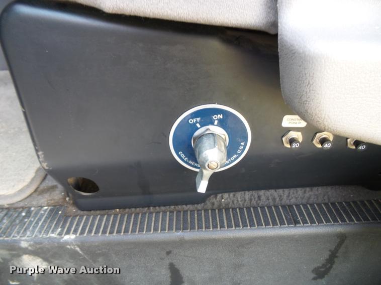 image for item K8083 1999 Ford Econoline E450 ambulance