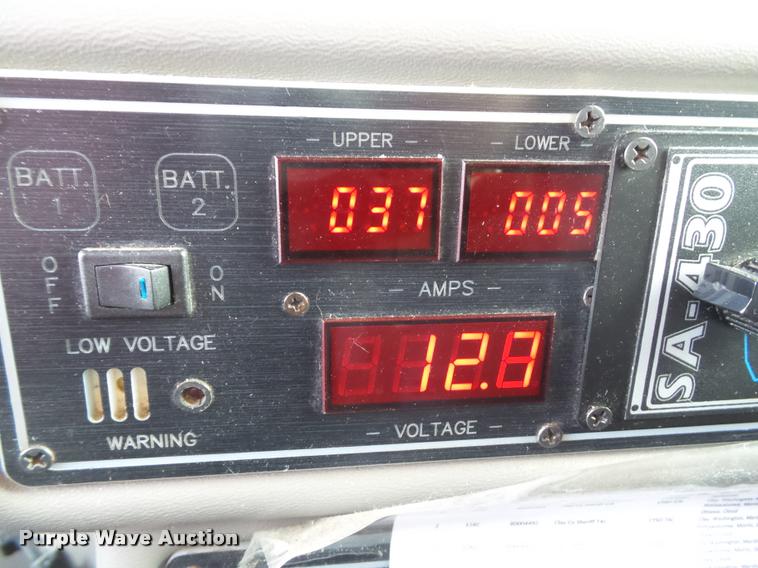 image for item K8083 1999 Ford Econoline E450 ambulance