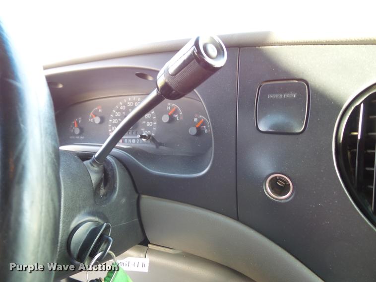 image for item K8083 1999 Ford Econoline E450 ambulance