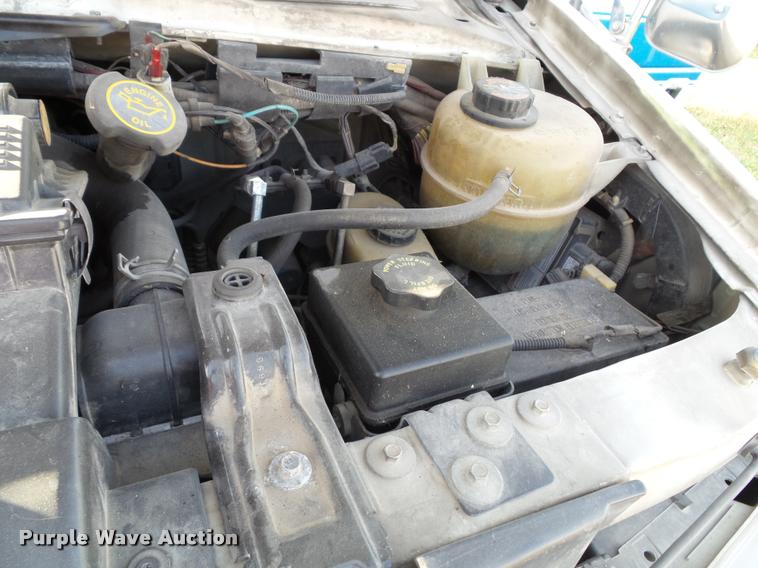 image for item K8083 1999 Ford Econoline E450 ambulance