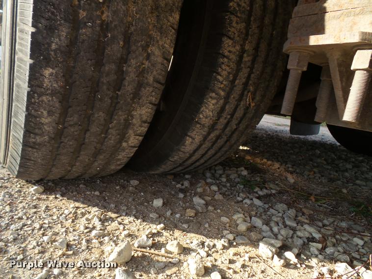 image for item K8083 1999 Ford Econoline E450 ambulance