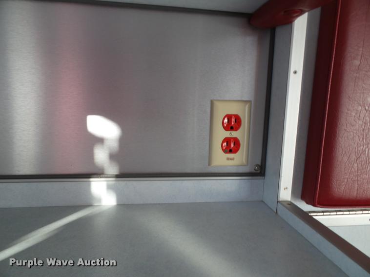 image for item K8083 1999 Ford Econoline E450 ambulance