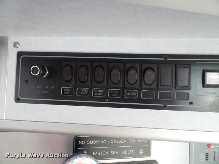 image for item K8083 1999 Ford Econoline E450 ambulance